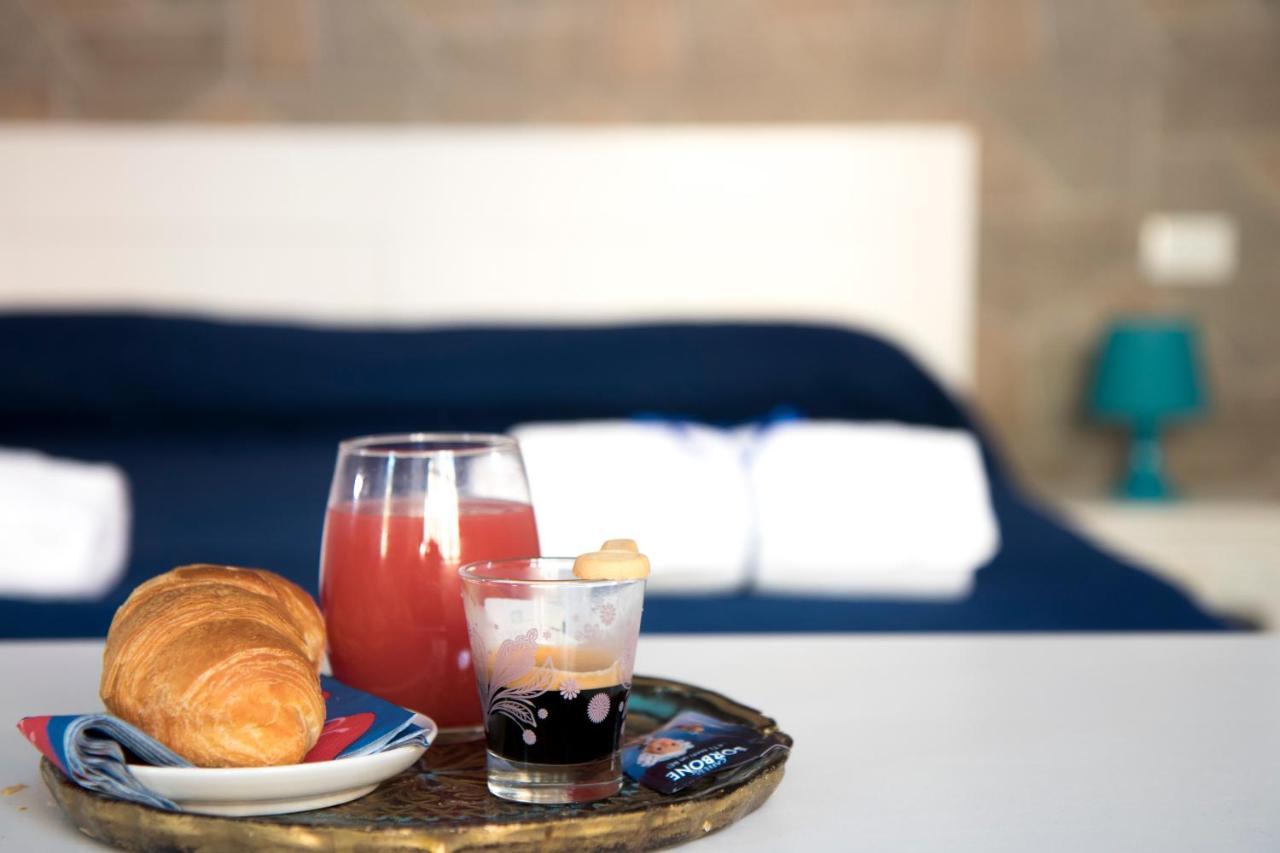 Megaride Santa Lucia Couette-café